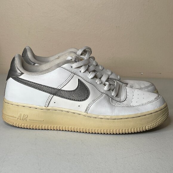 Nike Air Force 1 White Chrome Cream Sneakers Size 6 Youth EU 38.5 - Picture 2 of 16